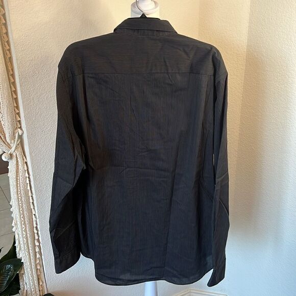 Men's Van Heusen Traveler Long Sleeve Pin Striped Button-Down Collared Shirt~ XL - Picture 2 of 8